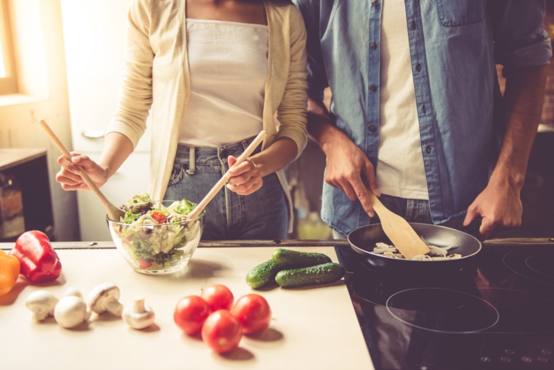 couple cooking