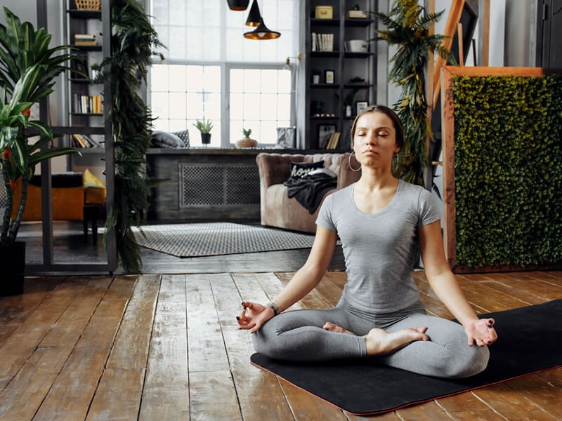 Des posture de yoga à faire à la maison