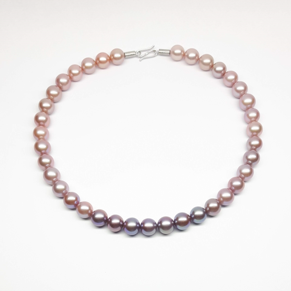 "summer vibes", collier en perles Edison et or 18kt.