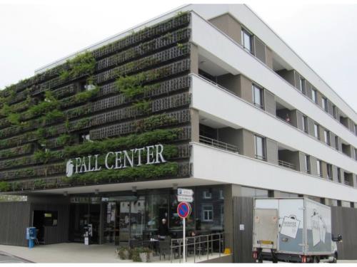 Pall center 