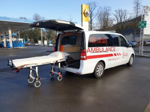 Transport des malades couchés (Ambulance)