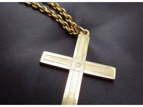 Pendentif croix & chaine en or