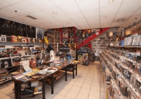 Bien plus qu’un magasin, un lieu de culture pop
