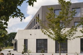 Centre scolaire et sportif à Brouch