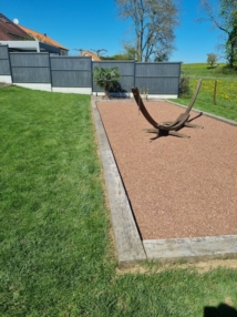 Terrain de pétanque : la pièce manquante de votre jardin.